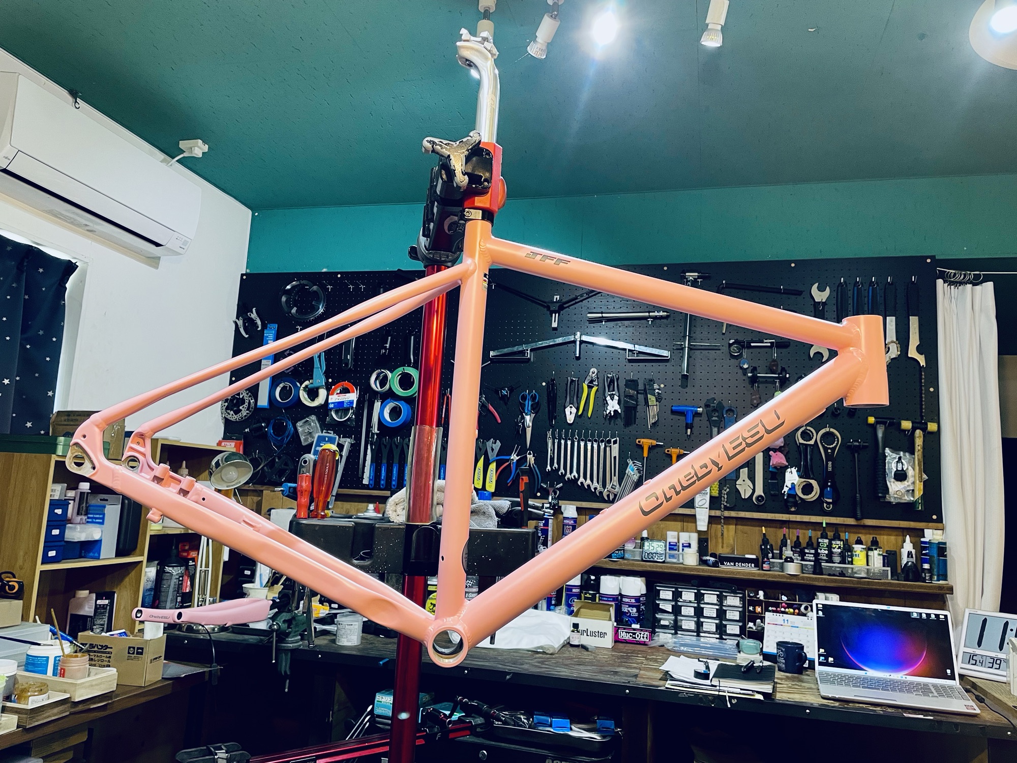 パントーンオーダーでさらに悩ましいOne by ESUオーダーフレーム